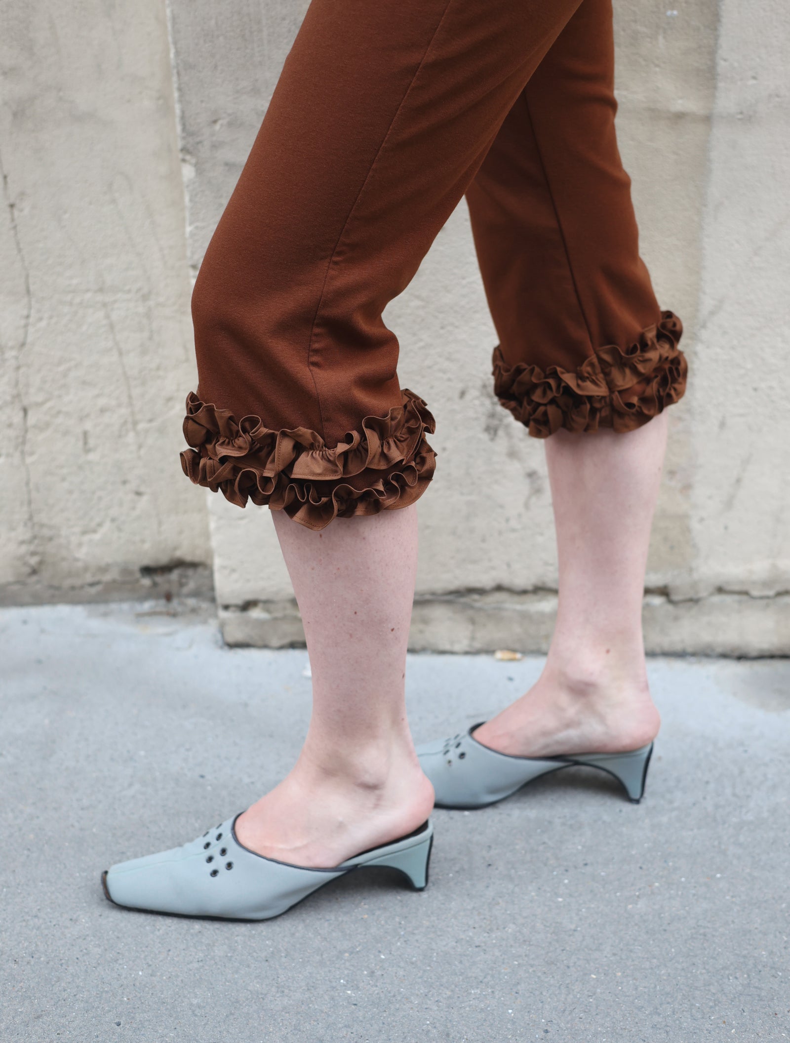 Jeanne Capri Pants
